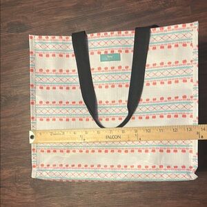 SCOUT Stylish Patterned Tote Bag with Black Straps. EUC.